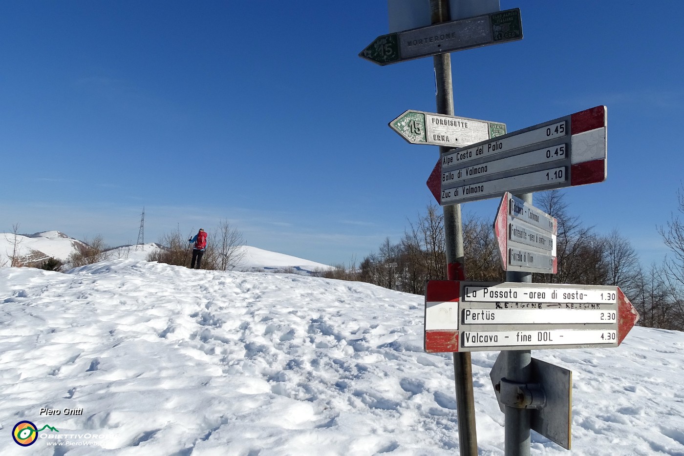 72 Alla Bocca del Palio (1390 m) prendiamo in direzione Costa del Palio.JPG